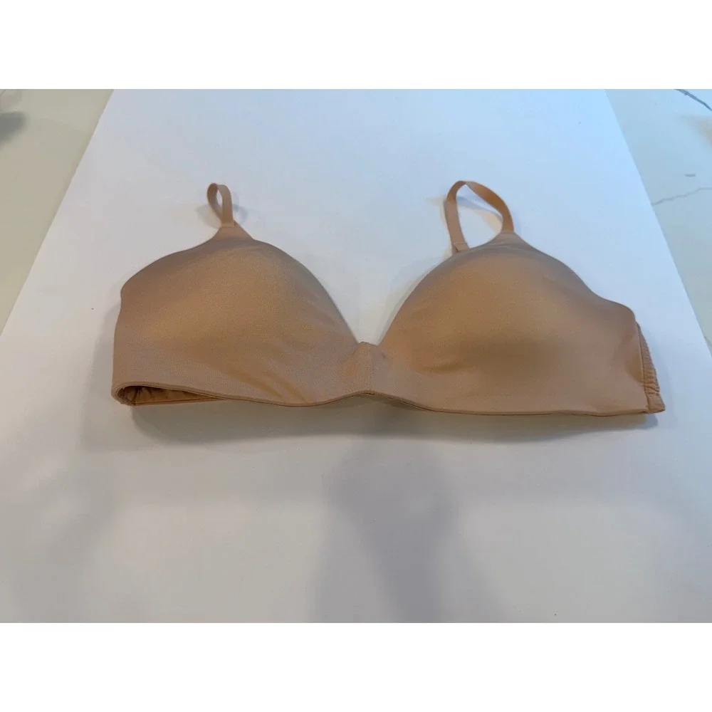 SKIMS Fits Everybody T-Shirt Bra Nude Tan Wireless Molded‎ Cup 38B - Picture 9 of 9
